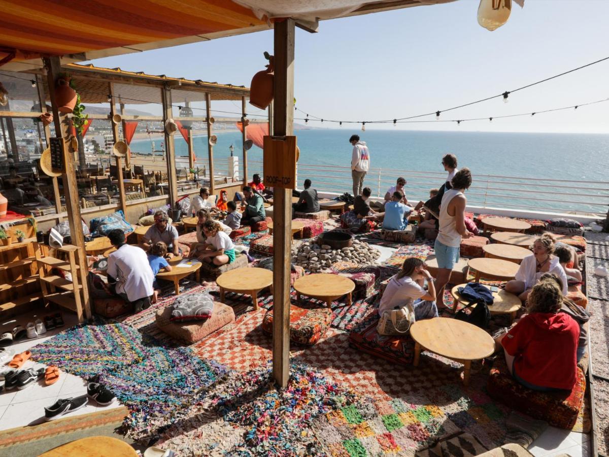 מלון Locals Taghazout Surfcamp מראה חיצוני תמונה